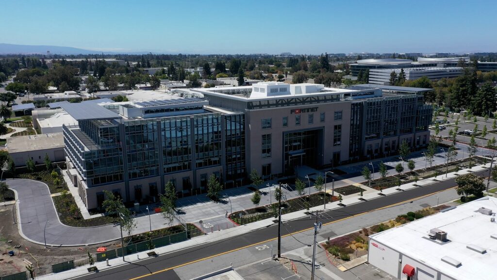 Report Fortinet: ridurre i rischi informatici con la formazione in cybersecurity